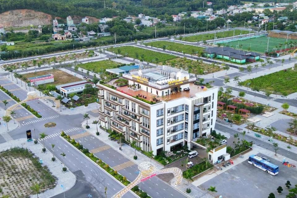Diamond Hotel Van Don Cam Pha Экстерьер фото